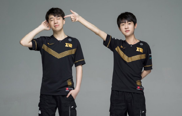 篮球名宿齐 篮球名宿齐