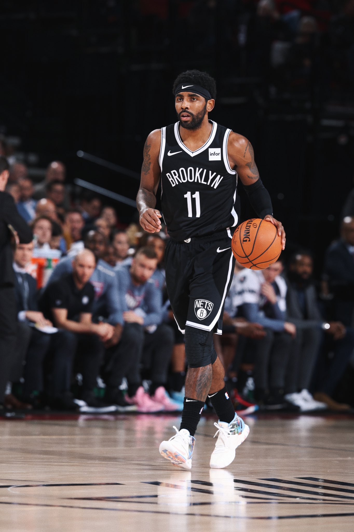 方面投入更 方面投入更