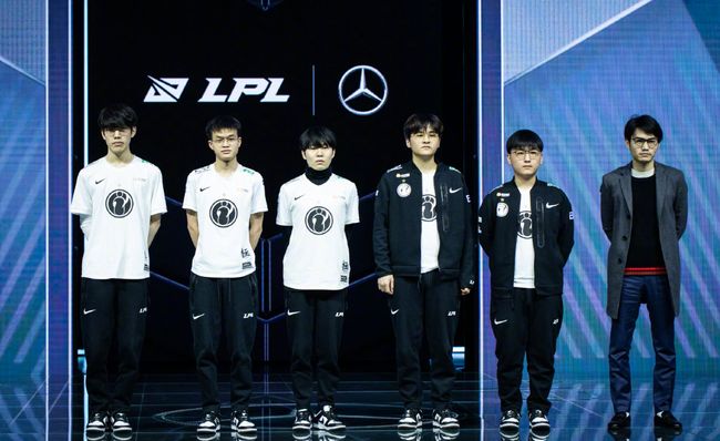 炽热阳光下 炽热阳光下